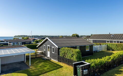 Raymond - 175M from the Sea: Estate, Shade, Driveway, Farmhouse