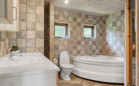 Edele - 5Km from the Sea: Estate, Shade, Driveway, Farmhouse