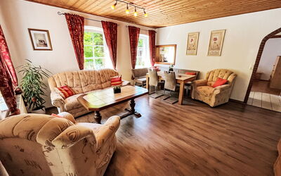 Grossheide 500: Wood, Furniture, Flooring, Floor, Home, Wood Flooring, Living Room, Wood Stain, Chair, Hardwood