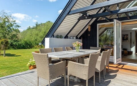 Frodde - 200M from the Sea: Home, Cottage, Porch, Hardwood, Siding, Deck, Shade, Plank, Estate, Garden Buildings