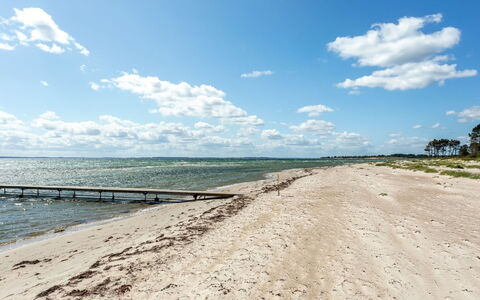Frodde - 200M from the Sea: Home, Cottage, Porch, Hardwood, Siding, Deck, Shade, Plank, Estate, Garden Buildings