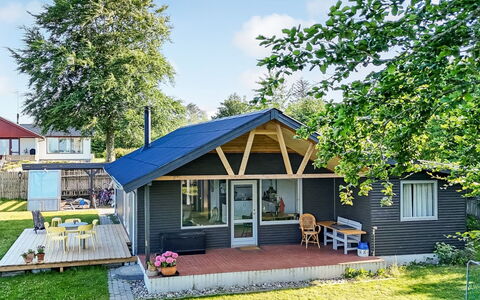 Meglena - 250M from the Sea: Grass, Grassland, Land Lot, Cottage, Rural Area, Meadow, Garden Buildings, Garden, Shed