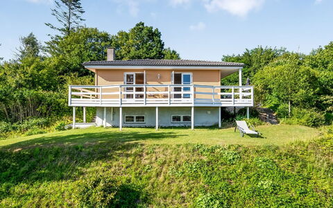 Albert - 300M from the Sea: Wood, Home, Porch, Deck, Hardwood, Roof, Wood Stain, Wood Flooring, Eco Hotel