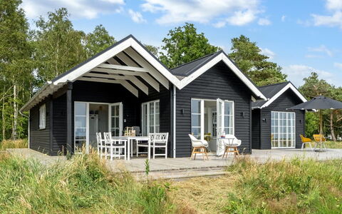 Farman - 150M from the Sea: Wood, Home, Porch, Deck, Hardwood, Roof, Wood Stain, Wood Flooring, Eco Hotel