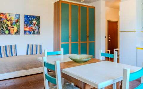 Casa al Lago: Furniture, Interior Design, Flooring, Wood, Floor, Room, Ceiling, Dining Room, Lighting, Table