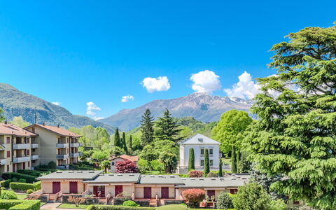 Casa al Lago: Mountainous Landforms, Mountain, Hill, Shrub, Landscape, Highland, Mountain Range, Hill Station, Garden, Hedge