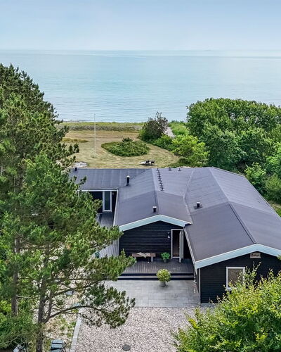 Donka - 25M from the Sea