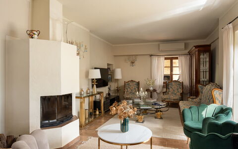 Villa Anna: Furniture, Interior Design, Wall, Flooring, Living Room, Wood, Couch, Floor, Room, Lighting