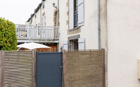 La Tréherais: Apartment, Balcony, Condominium, Chair, Aluminium, Handrail, Hardwood, Daylighting, Penthouse Apartment, Deck