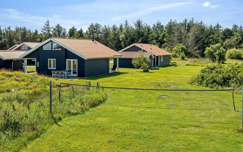 Ernesta - from the Sea: Grass, Grassland, Land Lot, Cottage, Rural Area, Meadow, Garden Buildings, Garden, Shed