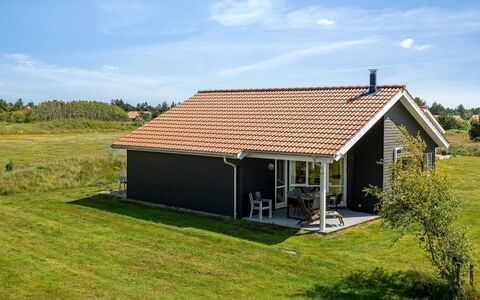 Ernesta - from the Sea: Grass, Grassland, Land Lot, Cottage, Rural Area, Meadow, Garden Buildings, Garden, Shed
