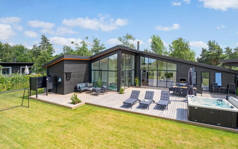Apelone - 900M from the Sea: Cottage, Backyard, Yard, Garden Buildings, Shed, Siding, Outdoor Furniture, Log Cabin, Outdoor Structure, Shack
