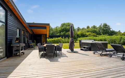 Apelone - 900M from the Sea: Cottage, Backyard, Yard, Garden Buildings, Shed, Siding, Outdoor Furniture, Log Cabin, Outdoor Structure, Shack