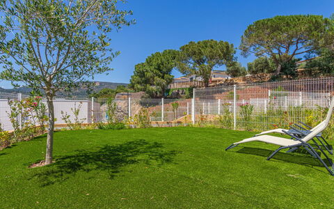 Le Lavandou 450: Grass, Green, Garden, Land Lot, Lawn, Groundcover, Landscaping, Backyard, Shade, Yard