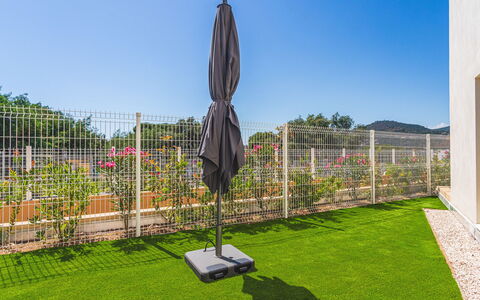 Le Lavandou 450: Grass, Garden, Shade, Lawn, Artificial Turf, Landscaping, Yard, Backyard, Fence, Home Fencing