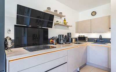 Accommodation:&nbsp;Classé 4 Étoiles 450.2