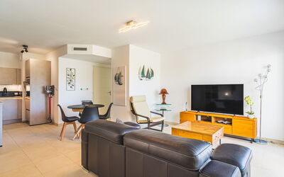 Accommodation:&nbsp;Classé 4 Étoiles 450.2