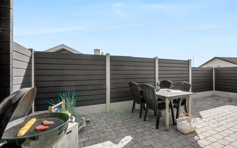 Georg - 200M from the Sea: Grass, Grassland, Land Lot, Cottage, Rural Area, Meadow, Garden Buildings, Garden, Shed