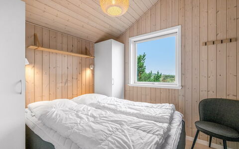 Effie - 500M from the Sea: Wood, Bedroom, Home, Bed, Ceiling, Bedding, Hardwood, Bed Frame, Wood Stain, Plank