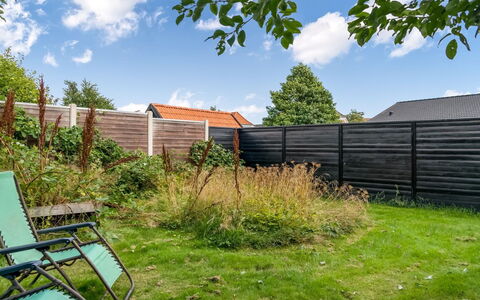 Ilmo - 1.9Km from the Sea: Cottage, Backyard, Yard, Garden Buildings, Shed, Siding, Outdoor Furniture, Log Cabin, Outdoor Structure, Shack