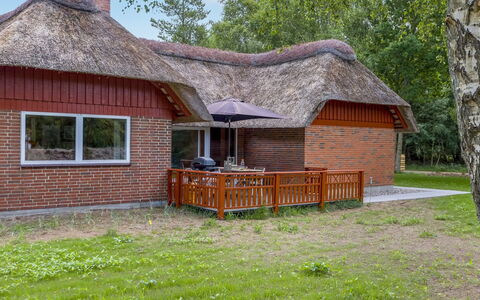 Menard - 1.2Km from the Sea: Roof, House, Home, Cottage, Door, Siding, Deck, Porch, Plank, Hardwood