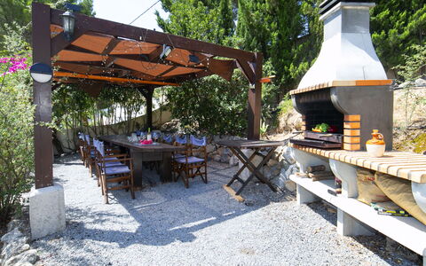 Gekko: Wood, Furniture, Table, Outdoor Furniture, Outdoor Table, Shade, Outdoor Structure, Chair, Garden, Flagstone