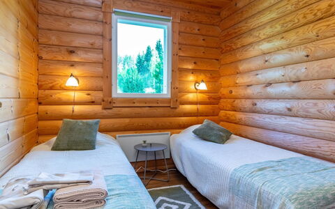 Susi: Land Lot, Estate, Porch, Landscaping, Hardwood, Eco Hotel, Garden Buildings, Deck, Farmhouse, Walkway