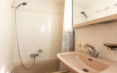 Accommodation:&nbsp;Les Dryades 6 110.2