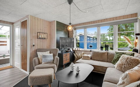 Urda - 50M from the Sea: Wood, Furniture, Interior Design, Couch, Flooring, Floor, Living Room, Ceiling, Room