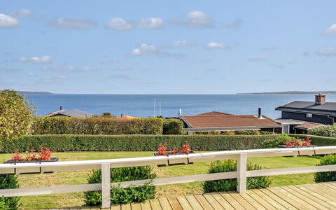 Fani - 150M from the Sea: Coastal And Oceanic Landforms, Sea, Coast, Ocean, Shade, Fence, Shore, Walkway, Sound, Tropics