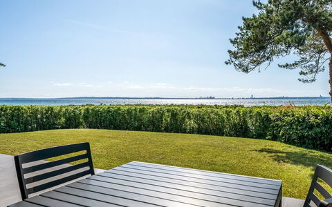 Nille - 30M from the Sea: Wood, Home, Porch, Deck, Hardwood, Roof, Wood Stain, Wood Flooring, Eco Hotel