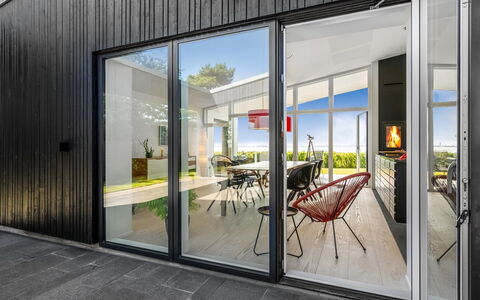 Nille - 30M from the Sea: Wood, Home, Porch, Deck, Hardwood, Roof, Wood Stain, Wood Flooring, Eco Hotel