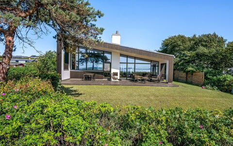 Nille - 30M from the Sea: Wood, Home, Porch, Deck, Hardwood, Roof, Wood Stain, Wood Flooring, Eco Hotel