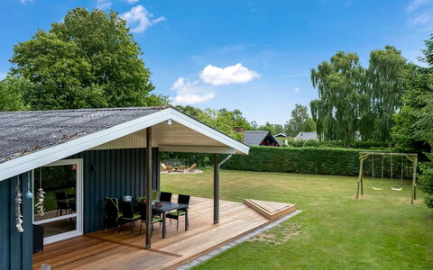 Ellie - 500M from the Sea: Cottage, Backyard, Yard, Garden Buildings, Shed, Siding, Outdoor Furniture, Log Cabin, Outdoor Structure, Shack