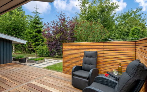 Ellie - 500M from the Sea: Cottage, Backyard, Yard, Garden Buildings, Shed, Siding, Outdoor Furniture, Log Cabin, Outdoor Structure, Shack
