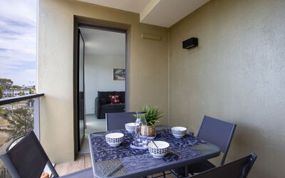 Accommodation:&nbsp;Seaside View 204.2
