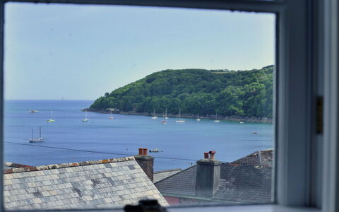 Cliff House, Kingsand: House, Cottage, Freezing, Village, Mountain Village, Resort, Snow, Winter, Alps