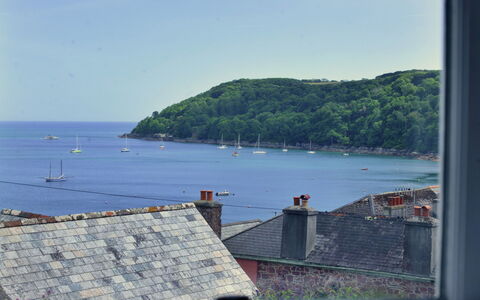 Cliff House, Kingsand: House, Cottage, Freezing, Village, Mountain Village, Resort, Snow, Winter, Alps