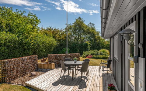 Anelise - 800M to the Fjord: Wood, Shrub, Garden, Land Lot, Home, Deck, Porch, Groundcover, Backyard, Hardwood