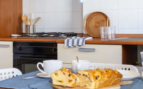 Sweet Conero: Kitchen Appliance, Kitchen, Tableware, Countertop, Furniture, Major Appliance, Interior Design, Cabinetry, Home Appliance, Small Appliance