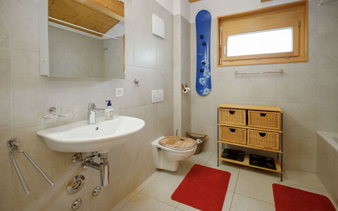 Mon Abri B: Flooring, Plumbing Fixture, Interior Design, Floor, Wood, Sink, Ceiling, Bathroom, Room, Tap