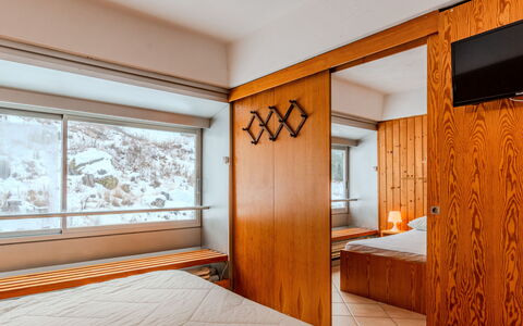 Tra le Piste: Interior Design, Flooring, Floor, Wood, Ceiling, Furniture, Room, Bed, Bedroom, Apartment