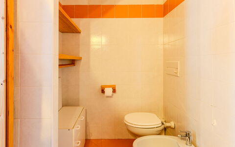 Tra le Piste: Plumbing Fixture, Wall, Flooring, Bathroom, Bathroom Sink, Floor, Interior Design, Sink, Tap, Plumbing