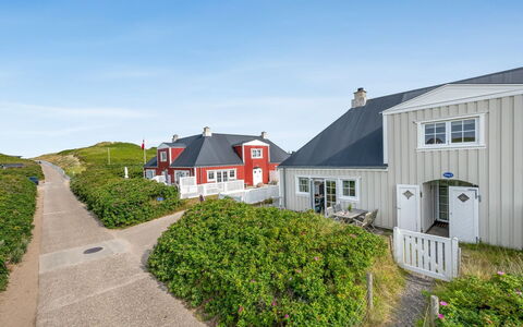 Hildegerd - 100M from the Sea: Cottage, Shed, Hut, Farmhouse, Prairie, Shack, Barn, Log Cabin, Garden Buildings