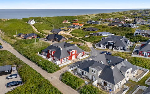 Hildegerd - 100M from the Sea: Cottage, Shed, Hut, Farmhouse, Prairie, Shack, Barn, Log Cabin, Garden Buildings