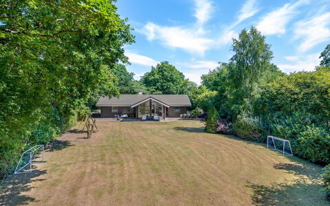 Lillebror - 12Km from the Sea: Tree, Shrub, Land Lot, Plain, Home, Estate, Cottage, Garden, Farmhouse, Lawn