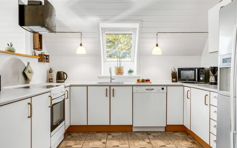 Hannele - 10Km from the Sea: Flooring, Kitchen, Interior Design, Wood, Major Appliance, Ceiling, Kitchen Appliance, Countertop, Floor, Lighting