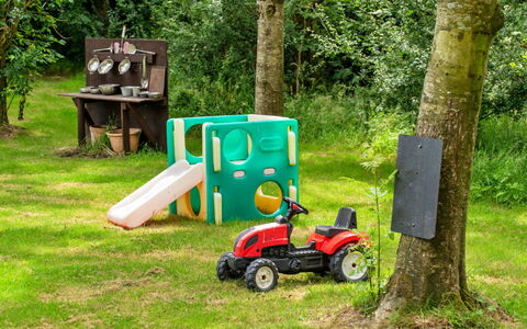 Oak Lotus Belle Tent: Garden, Lawn, Play, Plastic, Outdoor Play Equipment, Park, Woodland