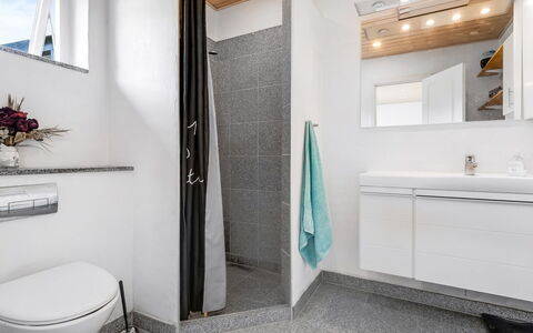 Jonce - 800M from the Sea: Plumbing Fixture, Flooring, Interior Design, Sink, Bathroom, Floor, Tap, Bathroom Cabinet, Bathroom Sink, Ceiling