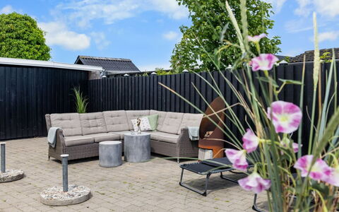 Daya - 75M from the Sea: Cottage, Backyard, Yard, Garden Buildings, Shed, Siding, Outdoor Furniture, Log Cabin, Outdoor Structure, Shack